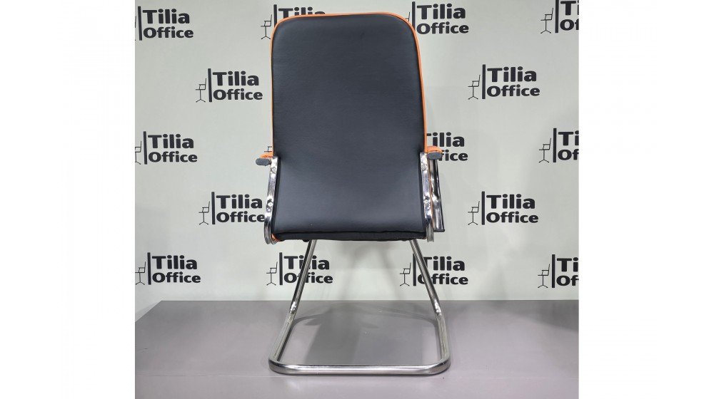 Tilia KNY modern mimari tasarımlı bekleme koltuğu, antrasit koton kumaş ve krom metal ayaklı.